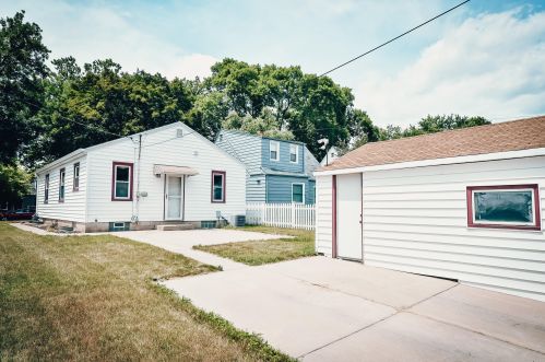 3250 86, Milwaukee WI 53227-4622 exterior