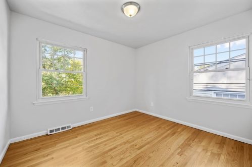 527 Pennview Dr, Pittsburgh PA 15235-4434 exterior