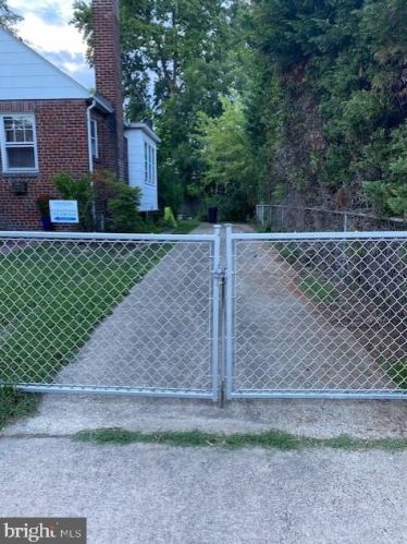 202 Spring St, Alexandria VA  22301-2138 exterior