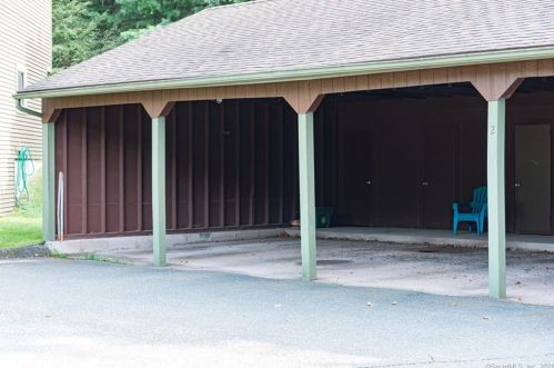 25 Cliffside Dr, Manchester CT  06042-3407 exterior