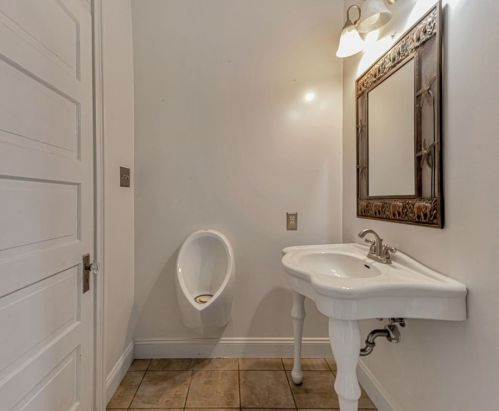 2142 Perrysville Ave, Pittsburgh PA 15214-1544 exterior