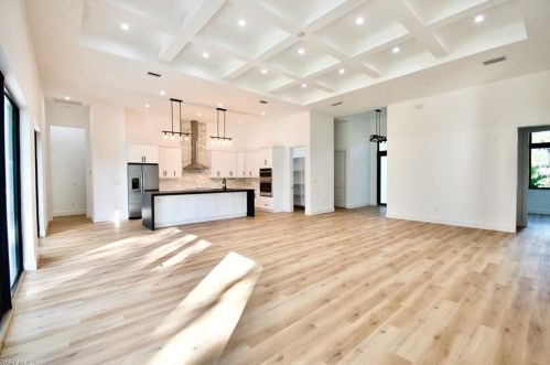 515 9 St, Naples FL 34120-6646 exterior