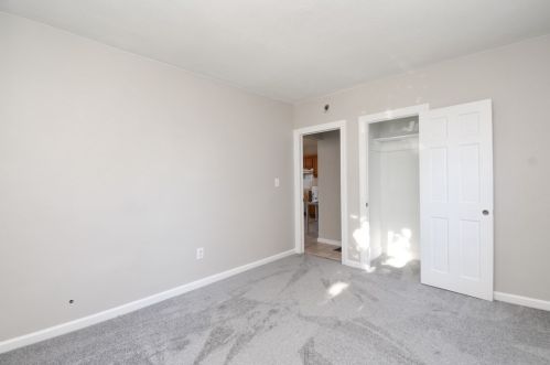 105 Lyons St, Springfield MA 01151-1610 exterior