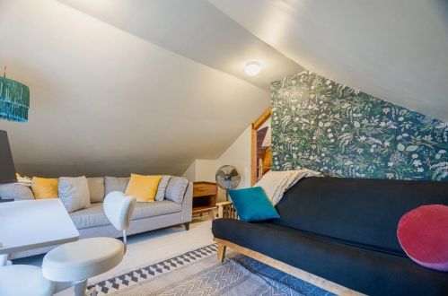 736 Hawthorne St, Grand Rapids MI 49503-3535 exterior