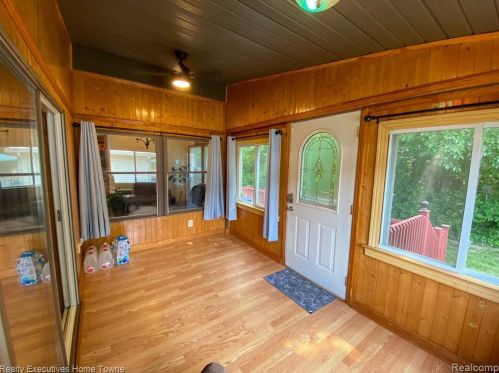 45778 Bonaventure Dr, Macomb Township MI 48044-6021 exterior