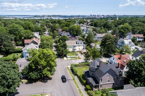 132 Pleasant Ave, Portland ME 04106-6226 exterior