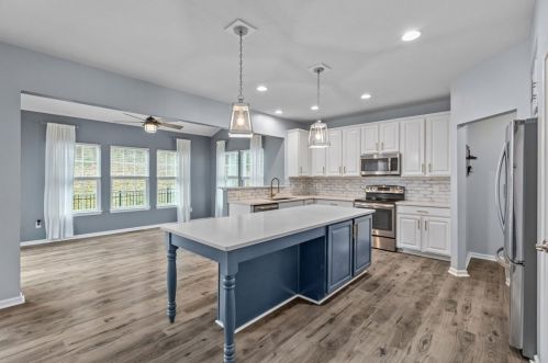 102 Cimarron Dr, Moon Twp PA  15108-9641 exterior