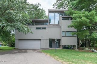 5274 Hitching Post Rd, Kalamazoo, MI 49009-3818