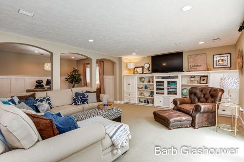 4424 Whitewood Farms Dr, Grand Rapids MI 49525-3487 exterior