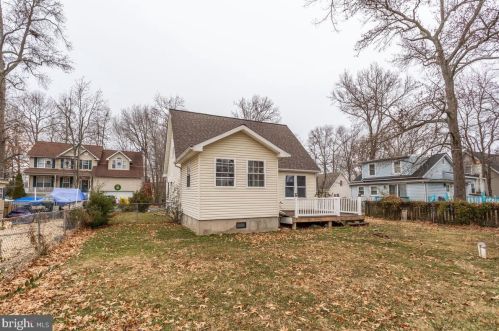 4923 Beech St, Shady Side, MD 20764-9666