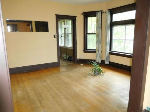 1105 4 St, Duluth MN 55805-1732 exterior