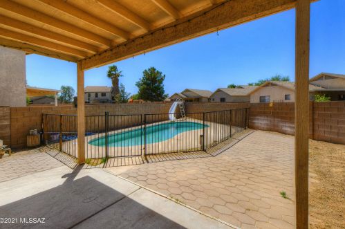 8822 Lions Spring Pl, Tucson AZ  85747-5658 exterior