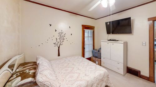 4617 Wrightwood Ave, Chicago IL 60639-1844 exterior