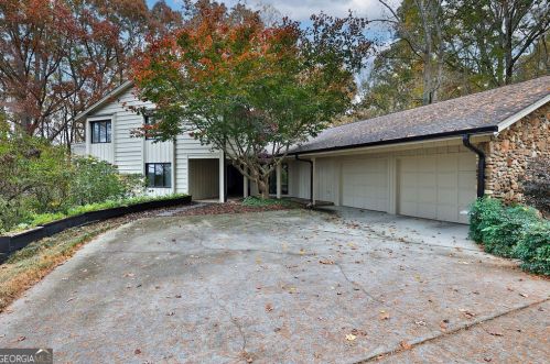 120 Huntcliff, Atlanta, GA 30350-1807