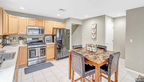 5 Sunset St, Dumont NJ 07628-1506 exterior