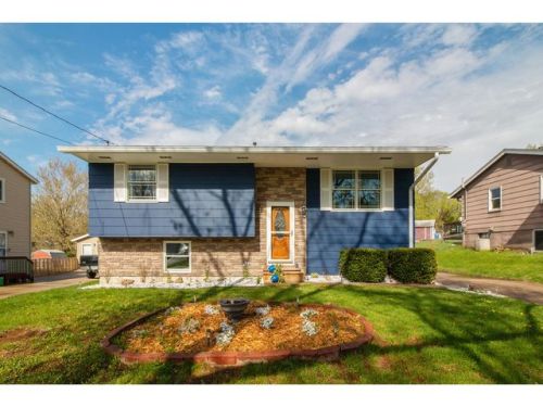 3907 40th St, Des Moines, IA 50310-3620