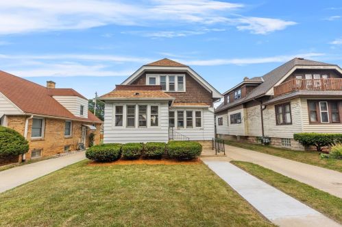 3040 61st St, Milwaukee, WI 53219-3037