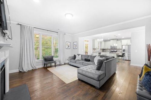 2185 Collins Rdg Dr, Atlanta GA 30318-1243 exterior