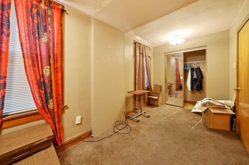 8417 Brandon Ave, Chicago IL 60617-4457 exterior