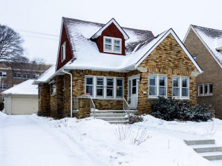 2521 Lefeber Ave, Milwaukee, WI 53213-1221