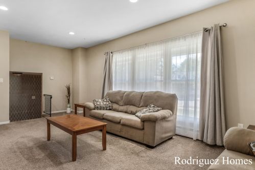 3214 Brookshire Dr, Grand Rapids MI 49508-2445 exterior