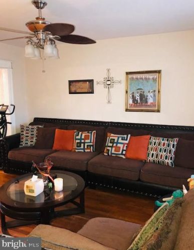 328 Douglas St, Washington, DC 20002-1034