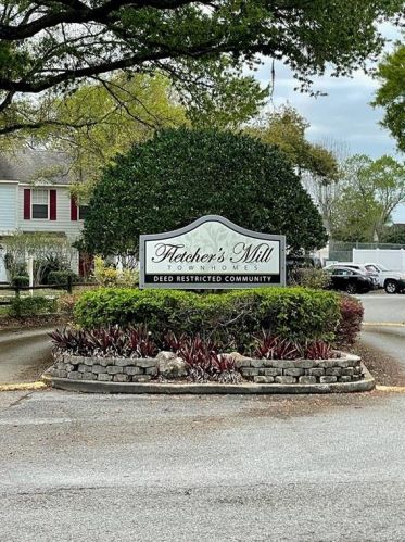 13968 Fletchers Mill Dr, Tampa FL 33613-4147 exterior