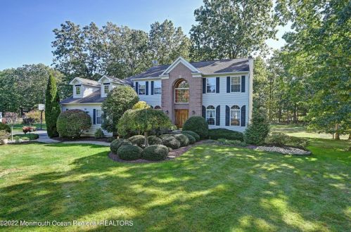 10 Leone Blvd, Jackson Twp, NJ 08527-4700