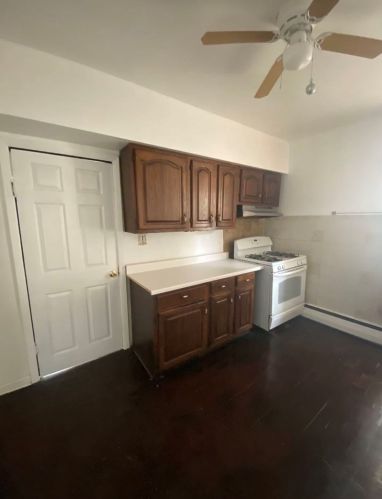 3300 Parnell Ave, Chicago IL 60628-7442 exterior