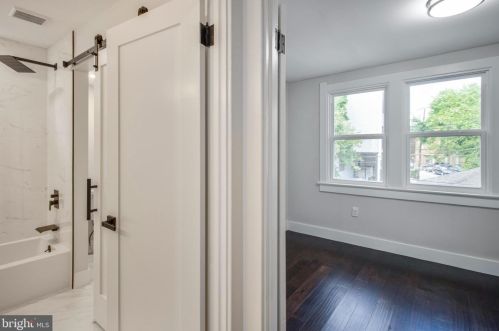 2911 17th St, Washington DC  20018-1825 exterior