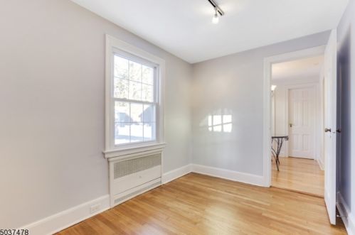 45 Midland Blvd, Maplewood NJ 07040-1724 exterior