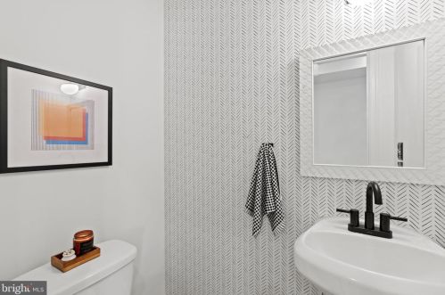 1500 1st St, Washington DC 20024-3420 exterior