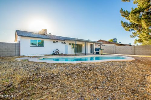 2605 50 Dr, Phoenix AZ 85031-1329 exterior