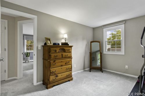 1853 Weymouth Dr, Grand Rapids MI 49508-3762 exterior