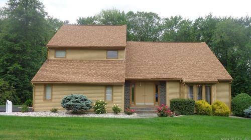 34 Derek Ln, Windsor, CT 06095-1757