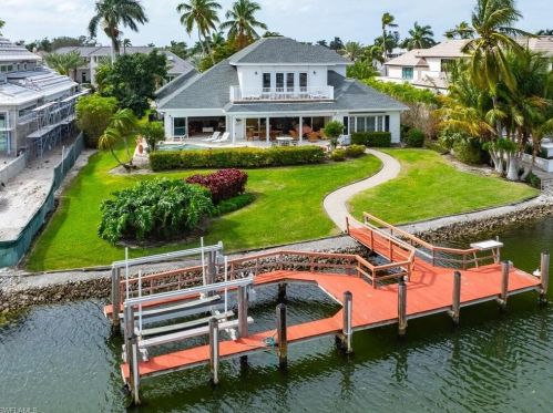 3191 Gin Ln, Naples FL 34102-7814 exterior