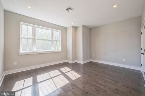 708 Caledonia St, Philadelphia PA 19128-1100 exterior