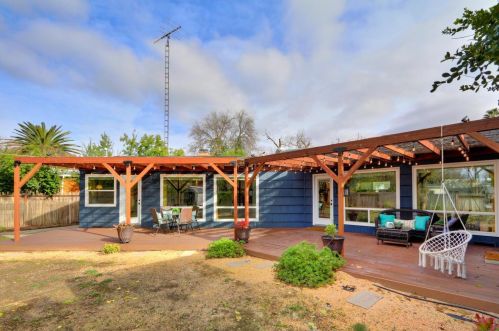 819 Campus Way, Davis CA 95616-3518 exterior