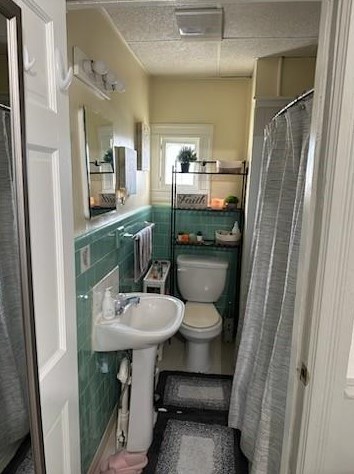 212 1 Ave, Woonsocket RI 02895-4001 exterior