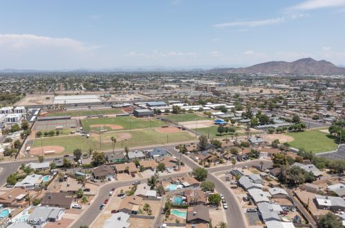 8216 32nd Ave, Phoenix AZ  85051-6022 exterior