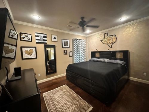 3018 Winding Way, Huntsville TX 77340-6835 exterior