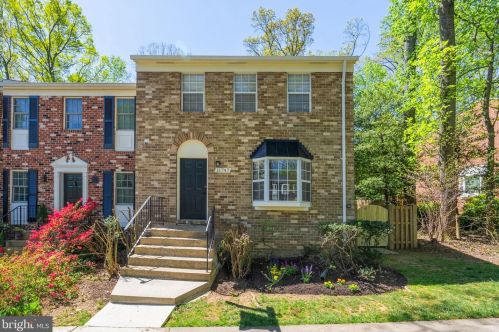 11747 Dry River Ct, Herndon, VA 20191-2946