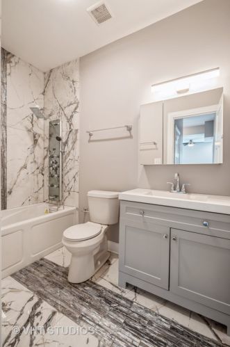 7215 Ridgeland Ave, Chicago IL 60649-2808 exterior