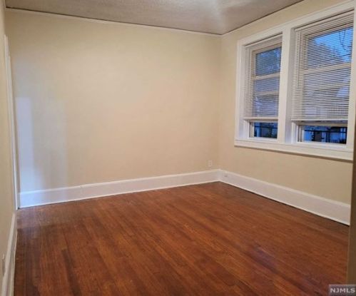 367 Sanford Ave, Newark NJ  07106-1149 exterior