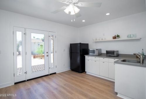 1242 Edgemont Ave, Phoenix AZ 85035-1735 exterior