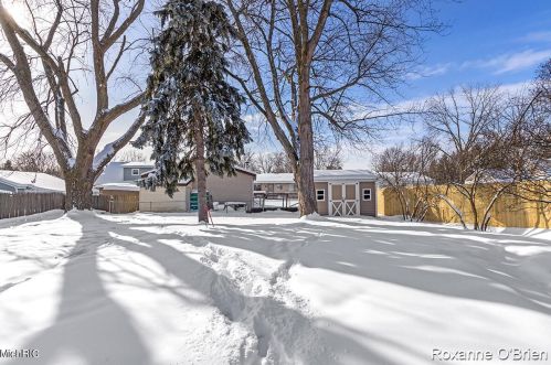 730 Oakcrest St, Wyoming MI exterior