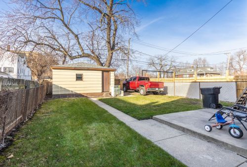 10204 Indiana Ave, Chicago IL 60827-1214 exterior