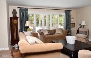 410 Cir Dr, Meskegon MI 49445-2714 exterior