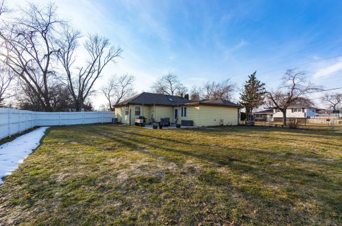 11601 Komensky Ave, Chicago IL 60623-1229 exterior