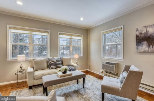 3555 Martha Custis Dr, Alexandria VA 22302-2003 exterior